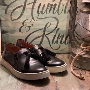 SOLD SOLD SOLD Frye Gemma Tassel